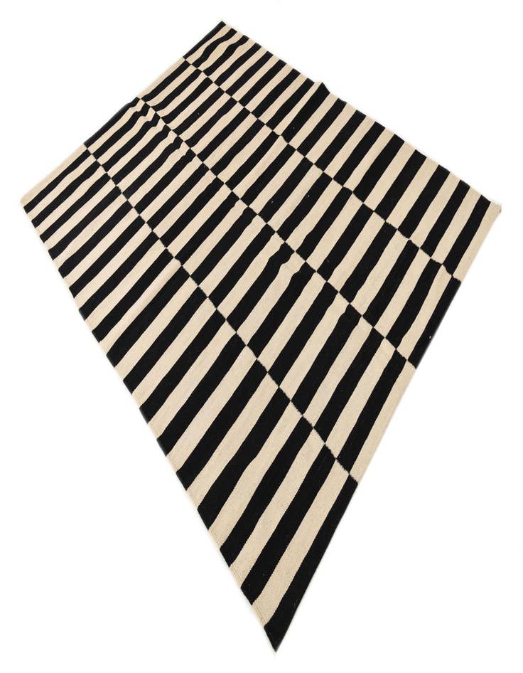 Detail image of  5' 1 x 6' 8  Hand Woven Kilim Modern Wool Rug