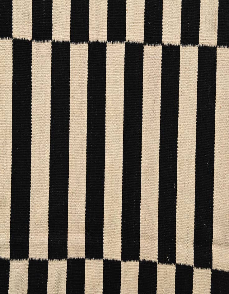 Detail image of  5' 1 x 6' 8  Hand Woven Kilim Modern Wool Rug