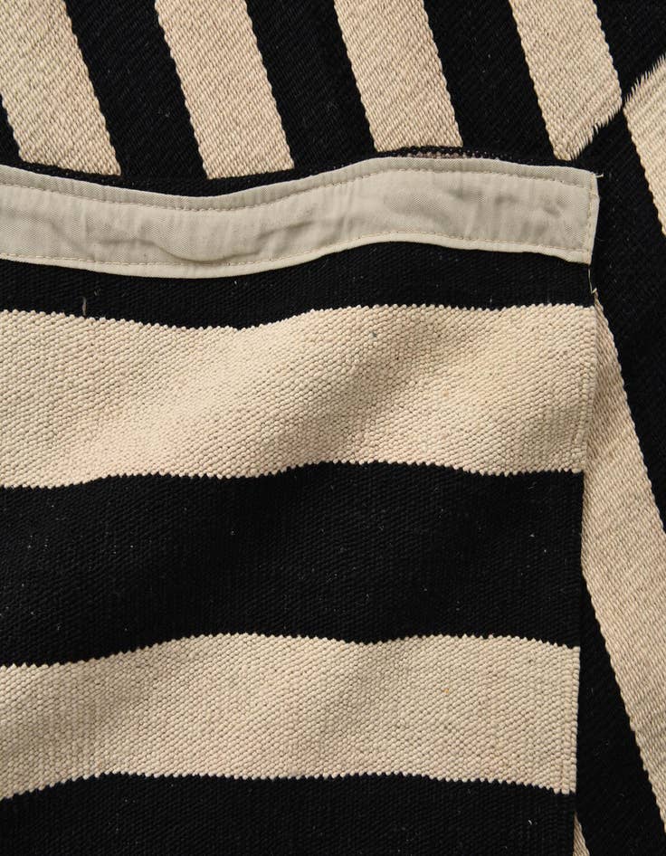 Detail image of  8' 1 x 11' 2  Hand Woven Kilim Modern Wool Rug