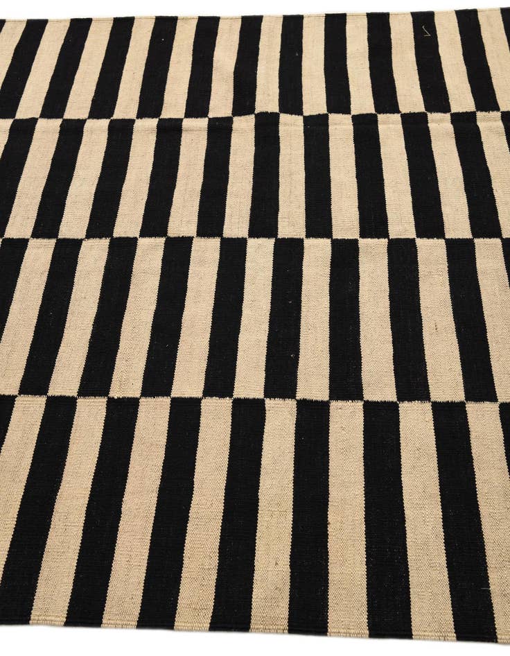 Detail image of  5' x 6' 2  Hand Woven Kilim Modern Wool Rug