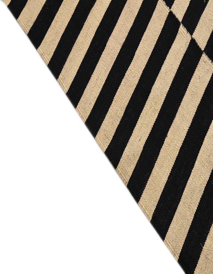 Detail image of  5' x 6' 2  Hand Woven Kilim Modern Wool Rug