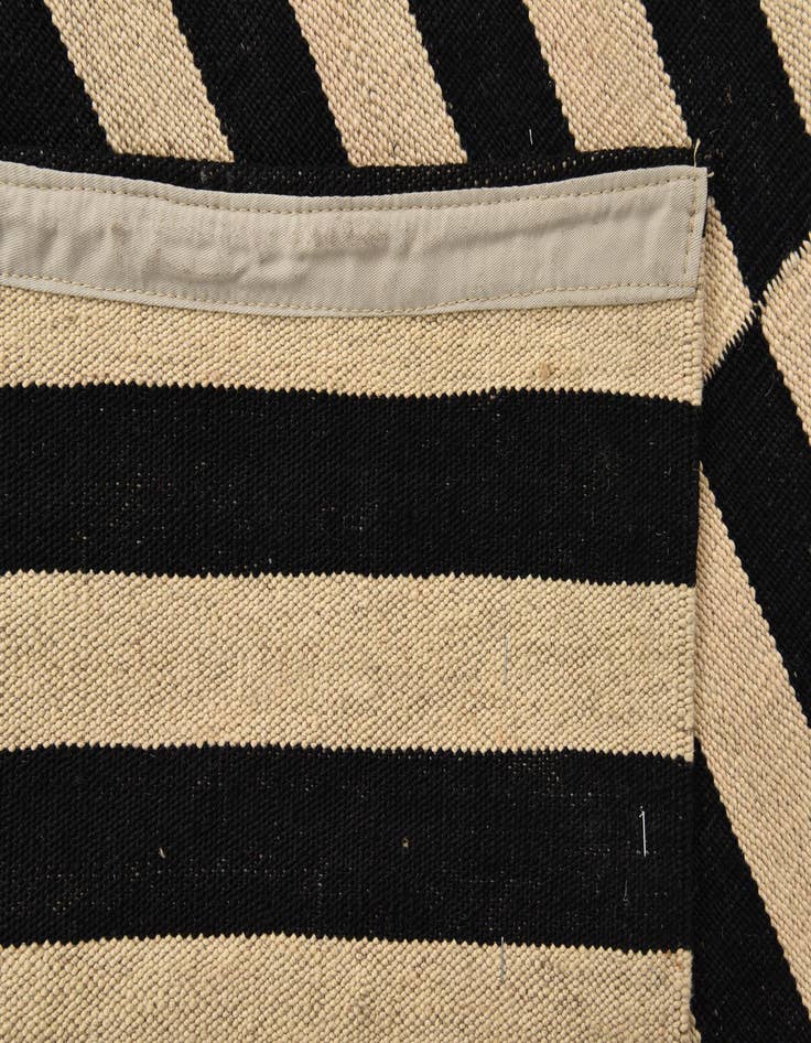 Detail image of  5' x 6' 2  Hand Woven Kilim Modern Wool Rug