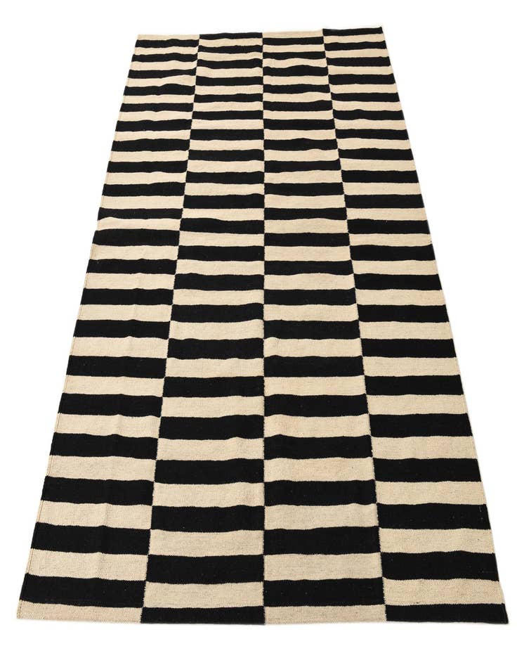 Detail image of  5' 2 x 6' 4  Hand Woven Kilim Modern Wool Rug