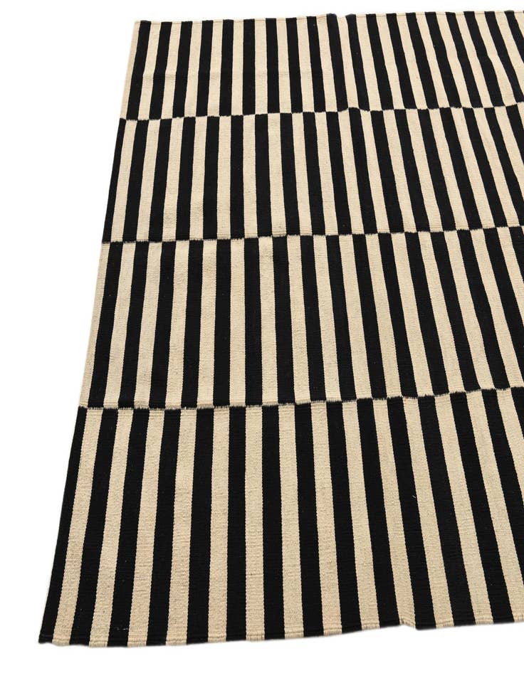 Detail image of  5' 2 x 6' 4  Hand Woven Kilim Modern Wool Rug