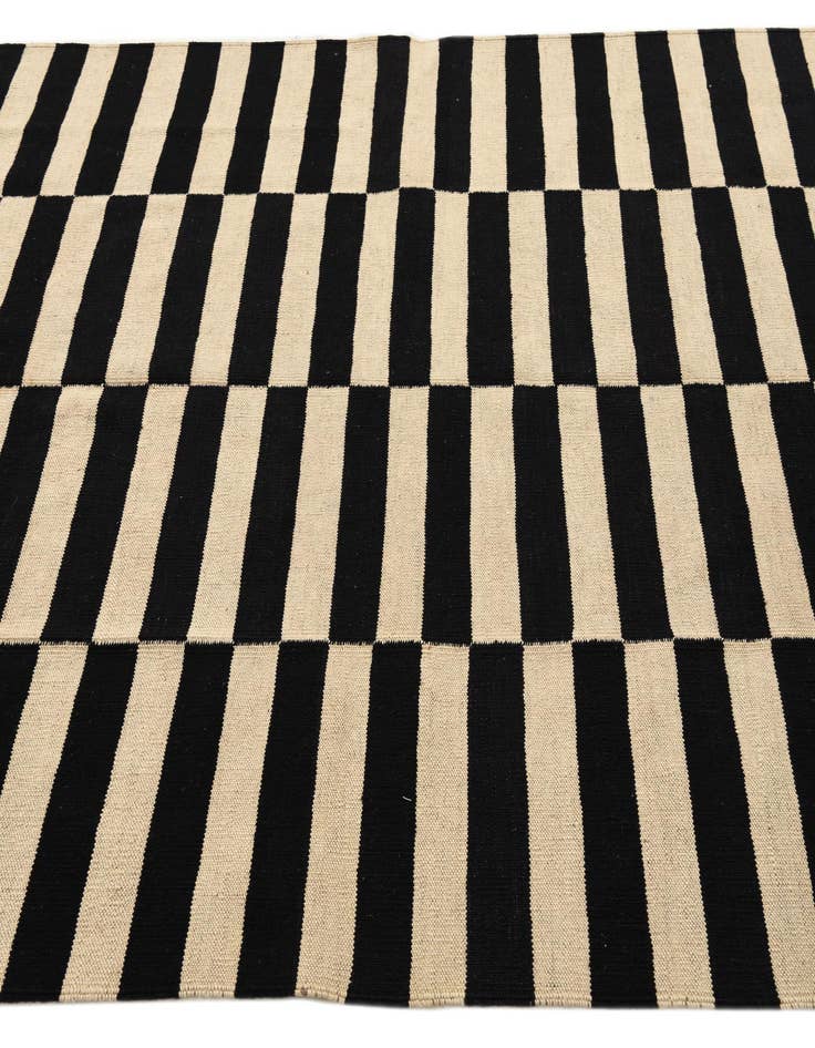 Detail image of  5' 2 x 6' 4  Hand Woven Kilim Modern Wool Rug