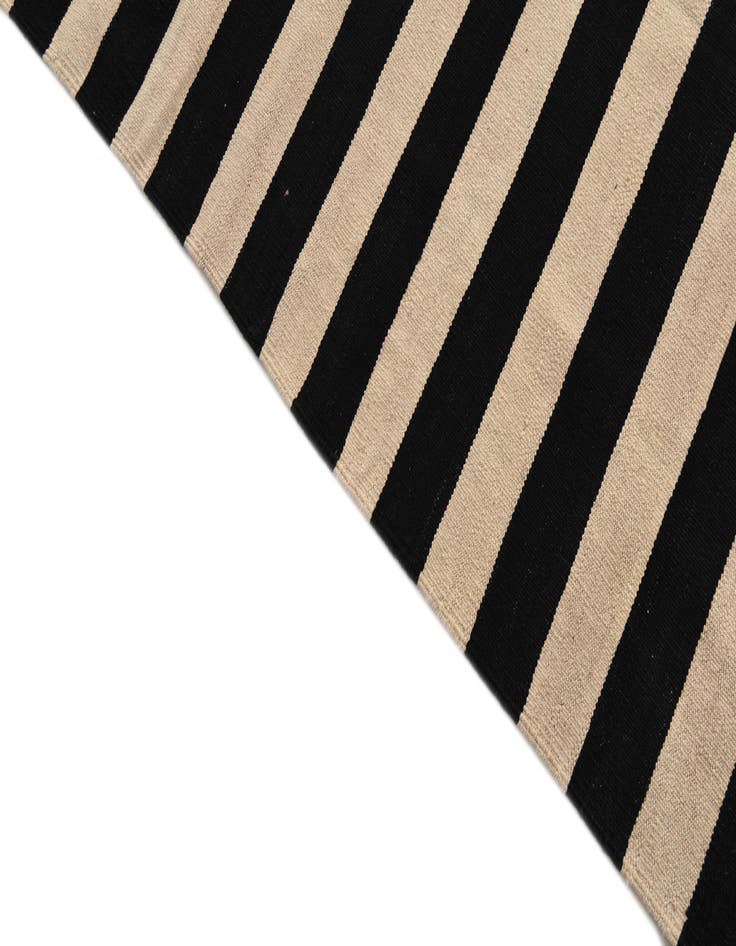 Detail image of  8' 2 x 9' 8  Hand Woven Kilim Modern Wool Rug