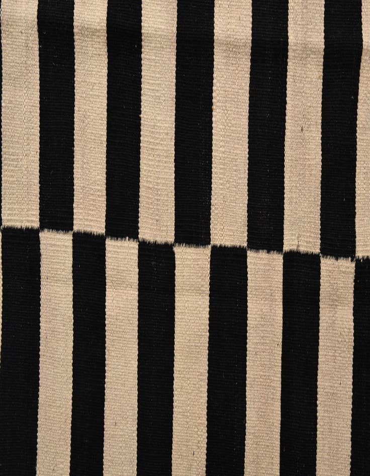 Detail image of  8' 2 x 9' 8  Hand Woven Kilim Modern Wool Rug