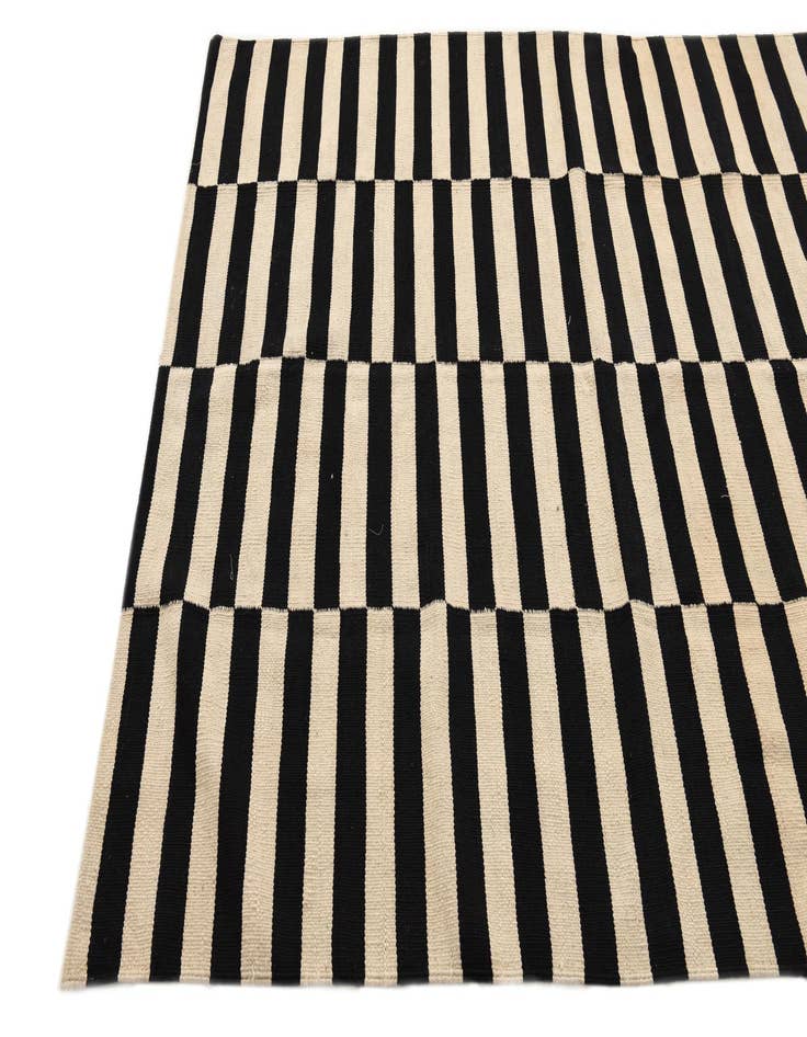 Detail image of  4' 10 x 6' 4  Hand Woven Kilim Modern Wool Rug