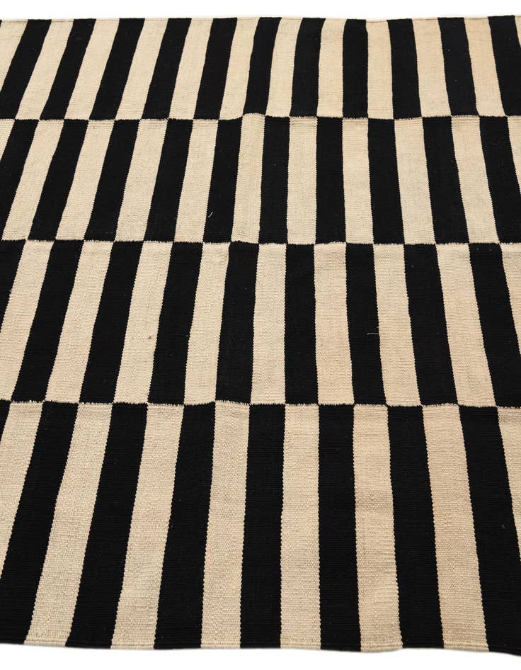 Detail image of  4' 10 x 6' 4  Hand Woven Kilim Modern Wool Rug