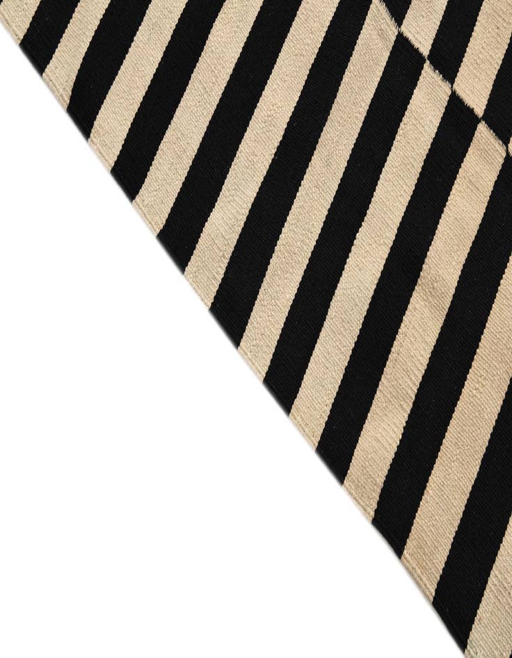 Detail image of  4' 10 x 6' 4  Hand Woven Kilim Modern Wool Rug