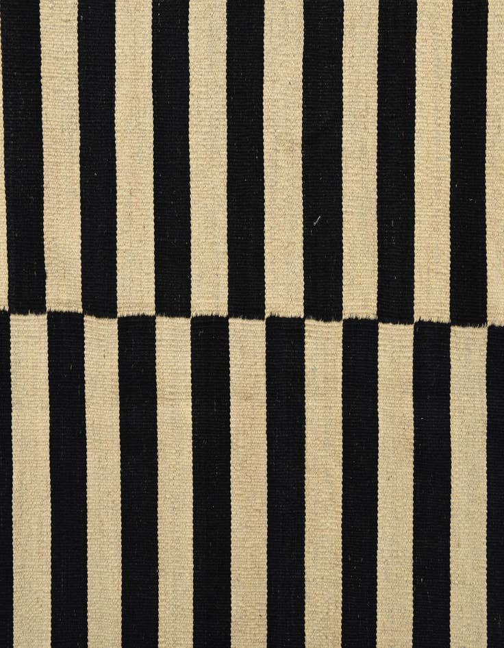 Detail image of  8' 6 x 11' 2  Hand Woven Kilim Modern Wool Rug