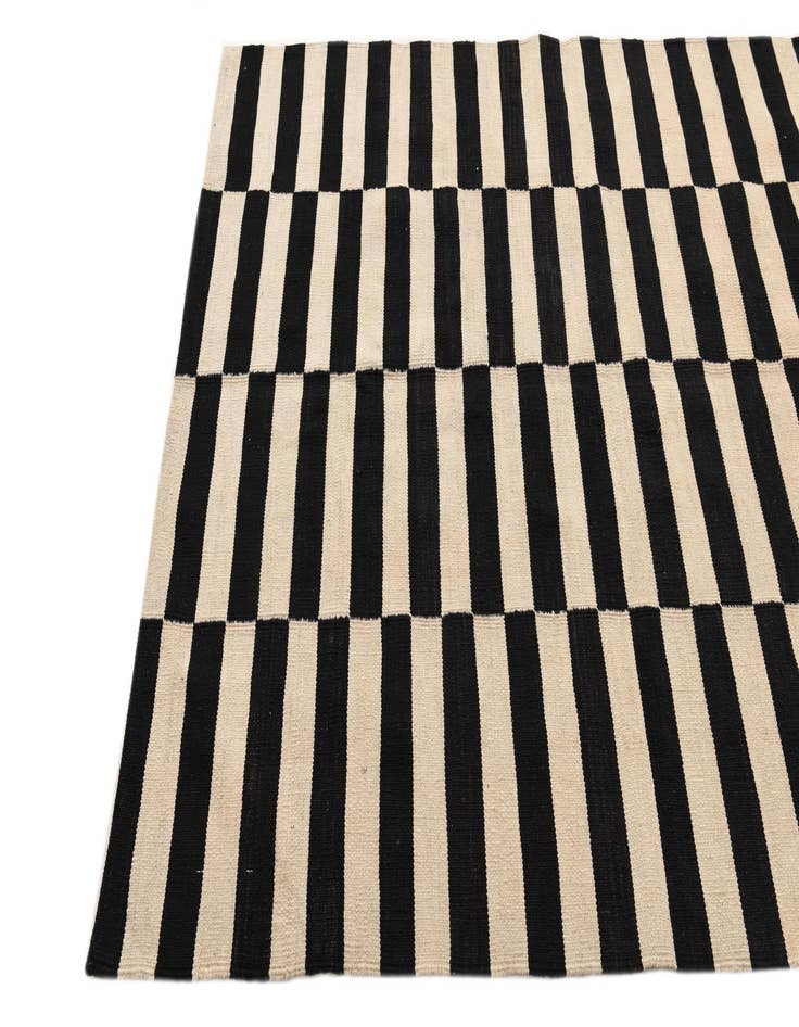 Detail image of  4' 7 x 6' 4  Hand Woven Kilim Modern Wool Rug