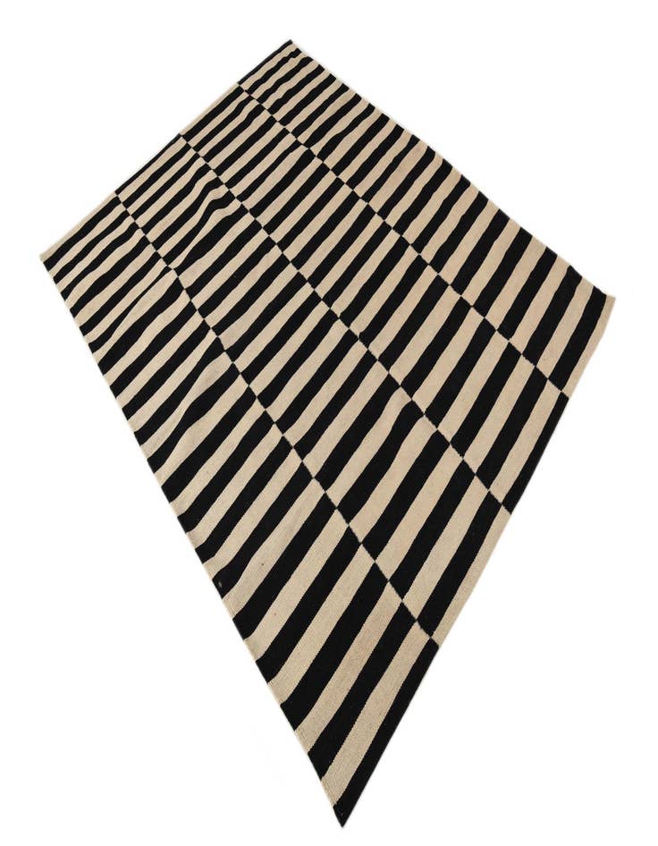 Detail image of  4' 11 x 6' 5  Hand Woven Kilim Modern Wool Rug