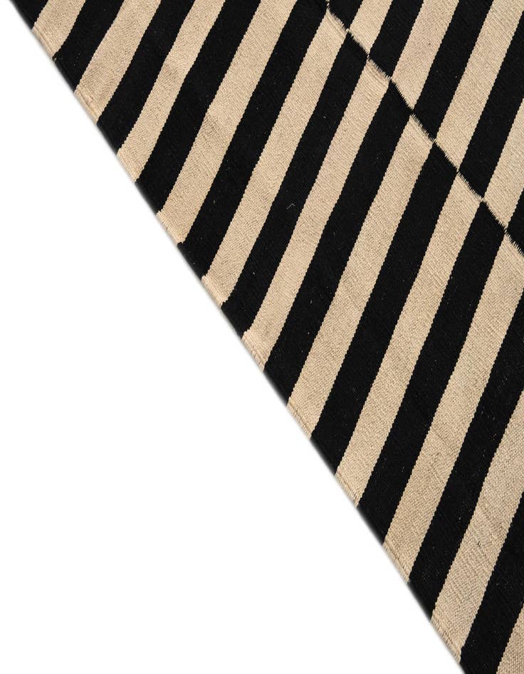 Detail image of  4' 11 x 6' 5  Hand Woven Kilim Modern Wool Rug