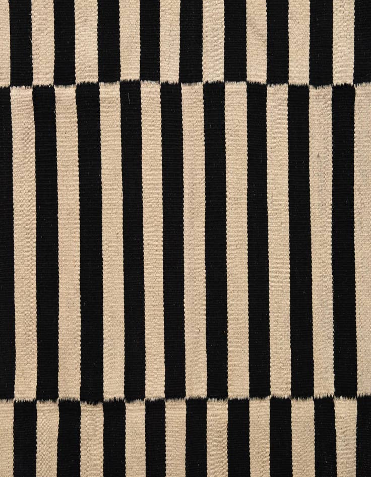 Detail image of  4' 11 x 6' 5  Hand Woven Kilim Modern Wool Rug