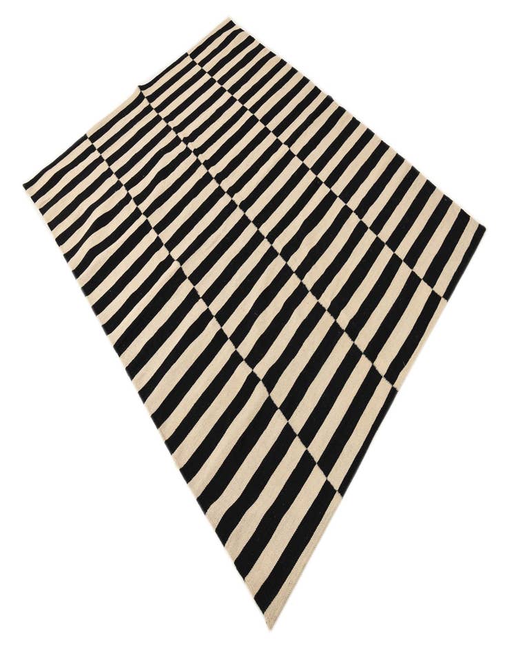 Detail image of  5' 1 x 6' 5  Hand Woven Kilim Modern Wool Rug