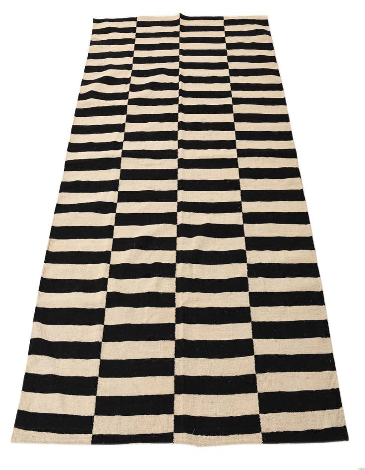 Detail image of  5' 1 x 6' 5  Hand Woven Kilim Modern Wool Rug