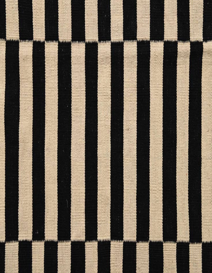 Detail image of  5' 1 x 6' 5  Hand Woven Kilim Modern Wool Rug