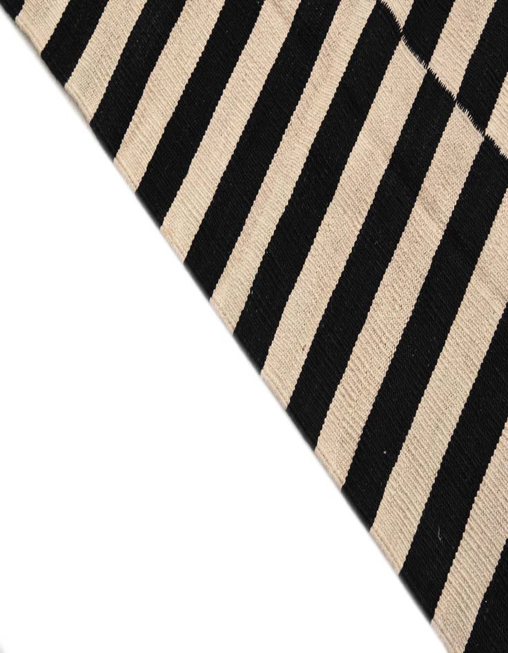 Detail image of  3' 6 x 6' 4  Hand Woven Kilim Modern Wool Rug