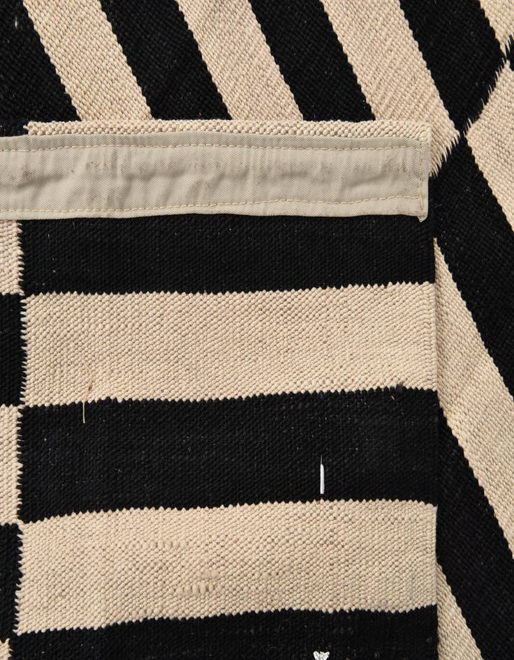 Detail image of  3' 6 x 6' 4  Hand Woven Kilim Modern Wool Rug