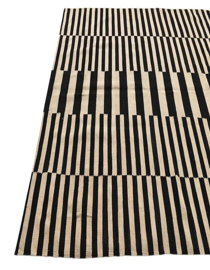 Detail image of  5' 11 x 7' 7  Hand Woven Kilim Modern Wool Rug