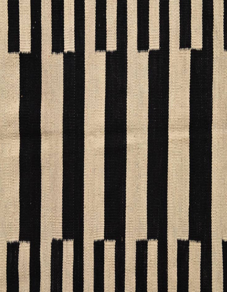 Detail image of  5' 11 x 7' 7  Hand Woven Kilim Modern Wool Rug