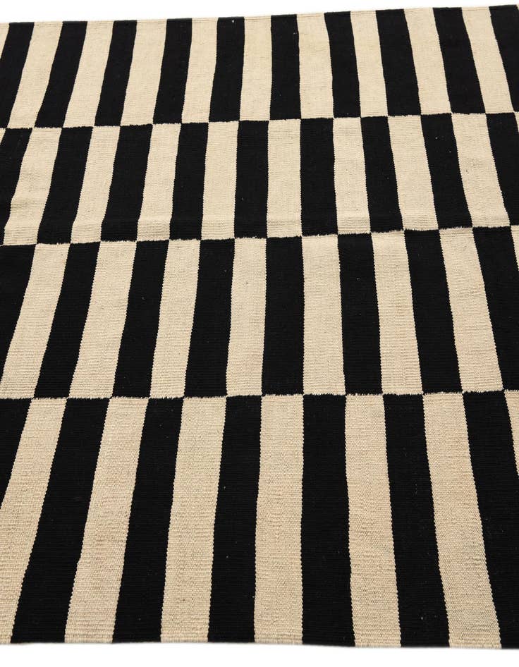 Detail image of  5' 5 x 7' 10  Hand Woven Kilim Modern Wool Rug