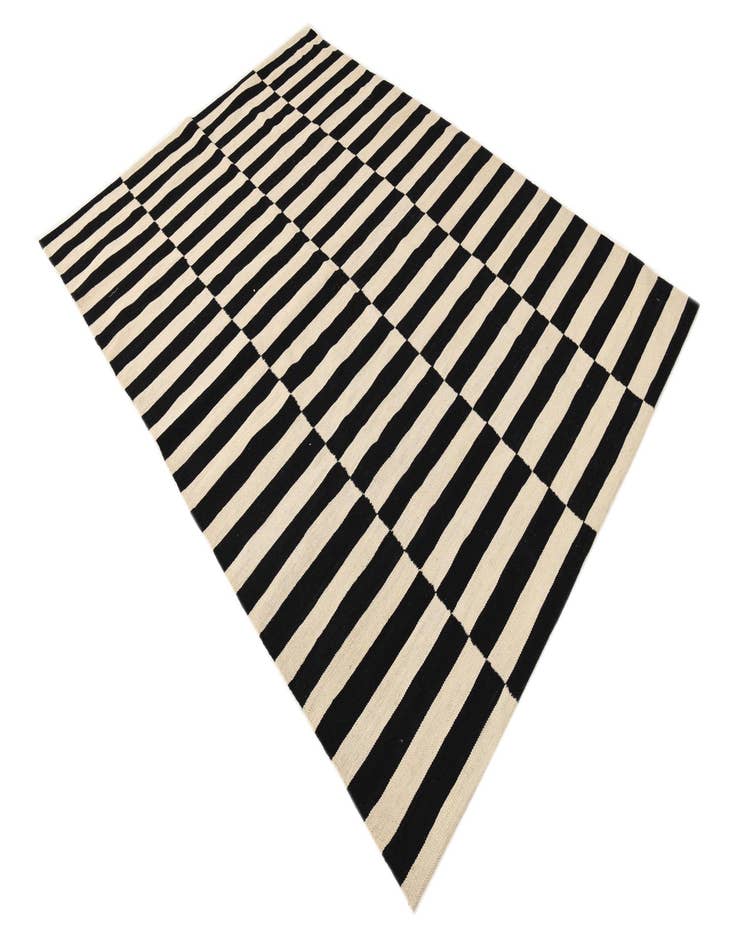 Detail image of  5' 6 x 7' 10  Hand Woven Kilim Modern Wool Rug