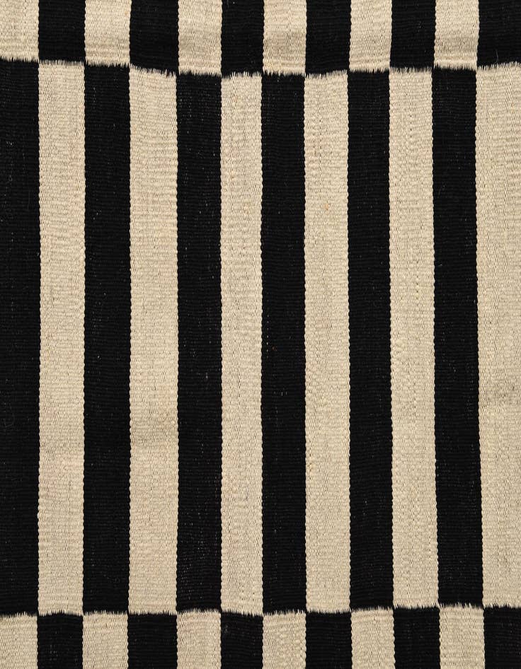 Detail image of  5' 6 x 7' 10  Hand Woven Kilim Modern Wool Rug