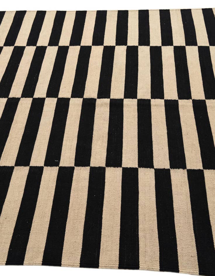 Detail image of  5' 8 x 7' 11  Hand Woven Kilim Modern Wool Rug