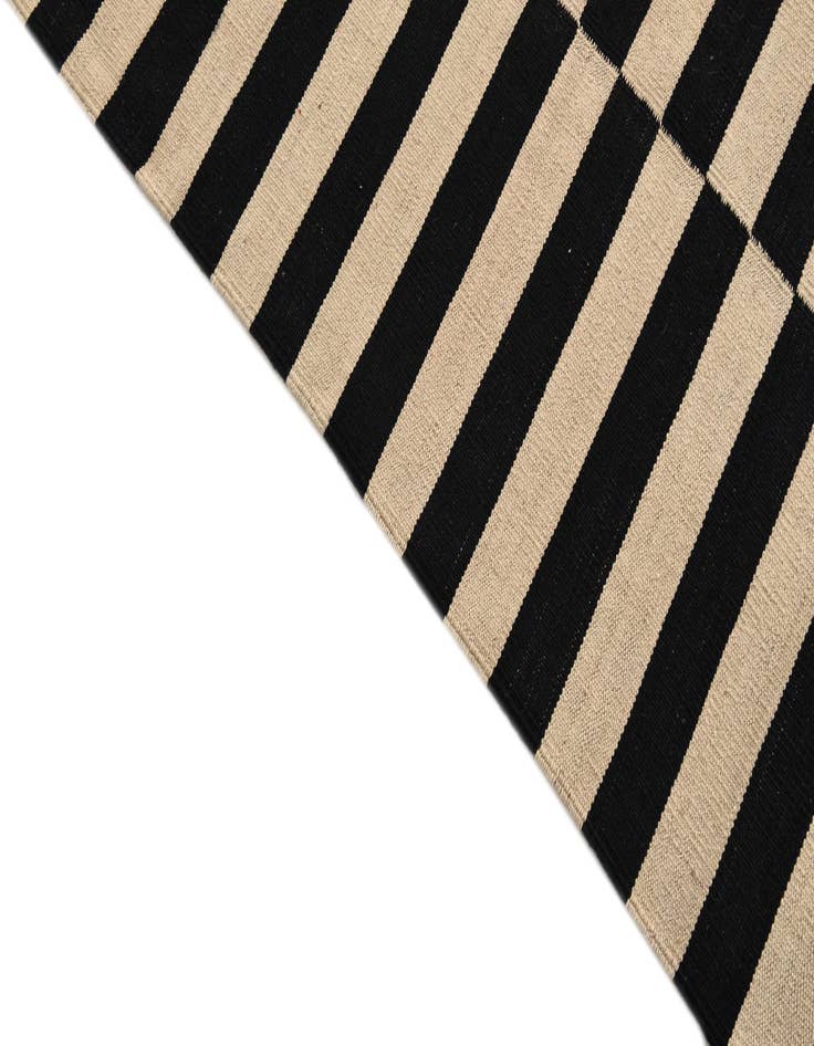 Detail image of  5' 8 x 7' 11  Hand Woven Kilim Modern Wool Rug