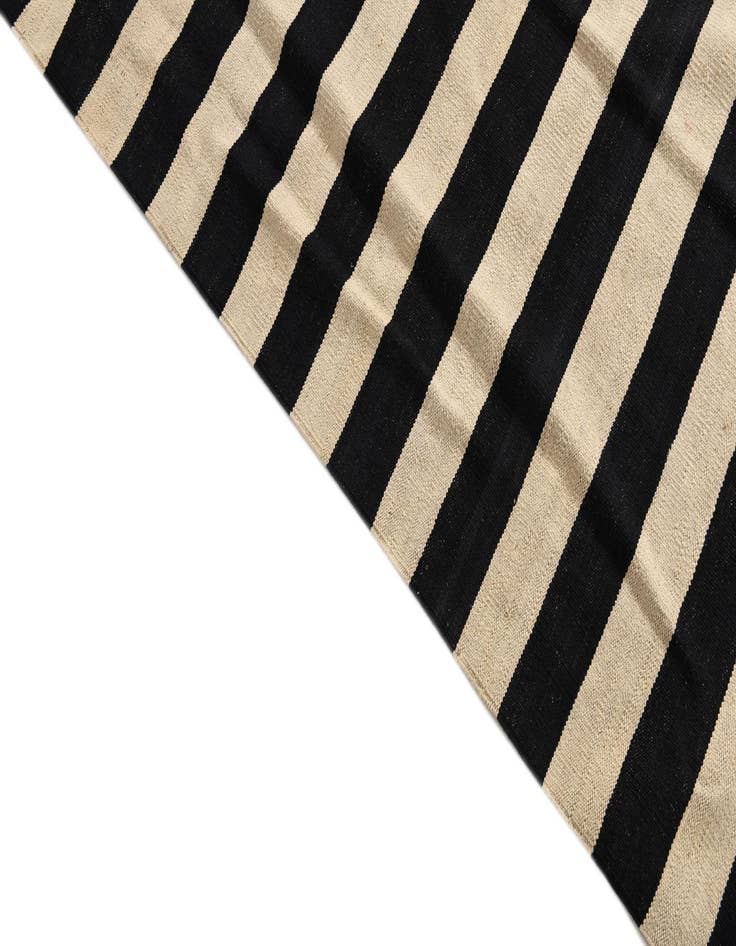 Detail image of  8' 2 x 9' 9  Hand Woven Kilim Modern Wool Rug