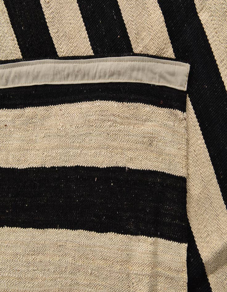 Detail image of  8' 2 x 9' 9  Hand Woven Kilim Modern Wool Rug