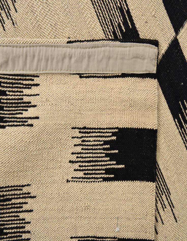 Detail image of  5' 5 x 7' 9  Hand Woven Kilim Modern Wool Rug