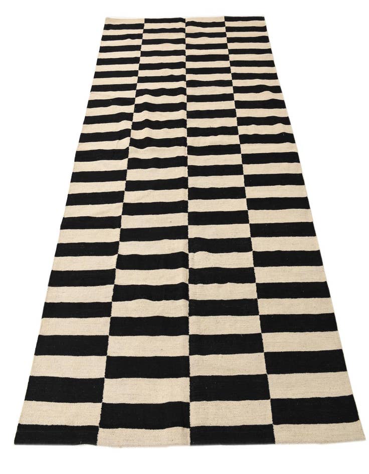 Detail image of  5' 7 x 7' 9  Hand Woven Kilim Modern Wool Rug