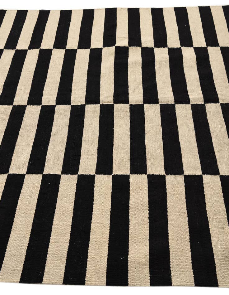 Detail image of  5' 7 x 7' 9  Hand Woven Kilim Modern Wool Rug