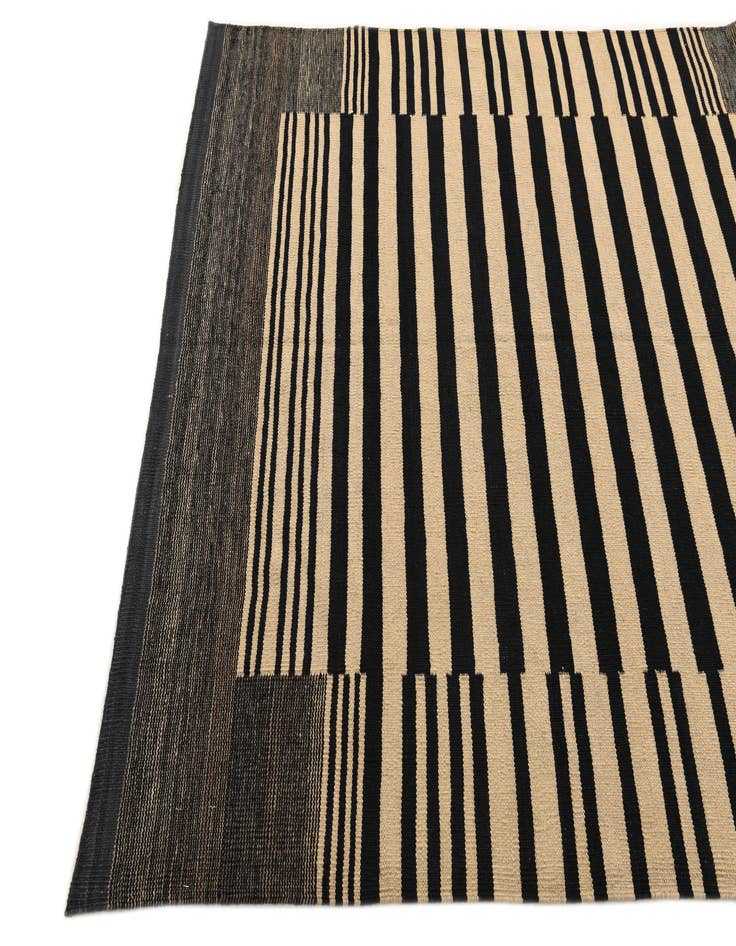 Detail image of  4' 8 x 6' 4  Hand Woven Kilim Modern Wool Rug