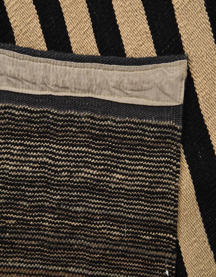 Detail image of  4' 8 x 6' 4  Hand Woven Kilim Modern Wool Rug