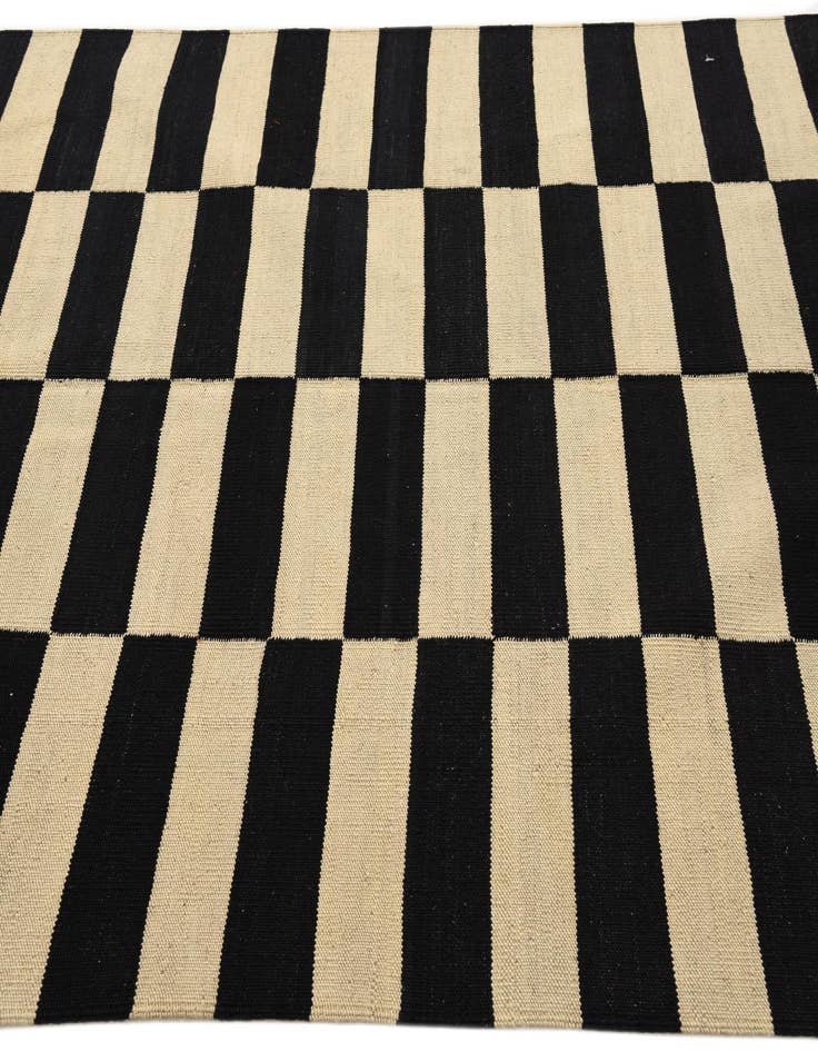 Detail image of  4' 11 x 6' 9  Hand Woven Kilim Modern Wool Rug