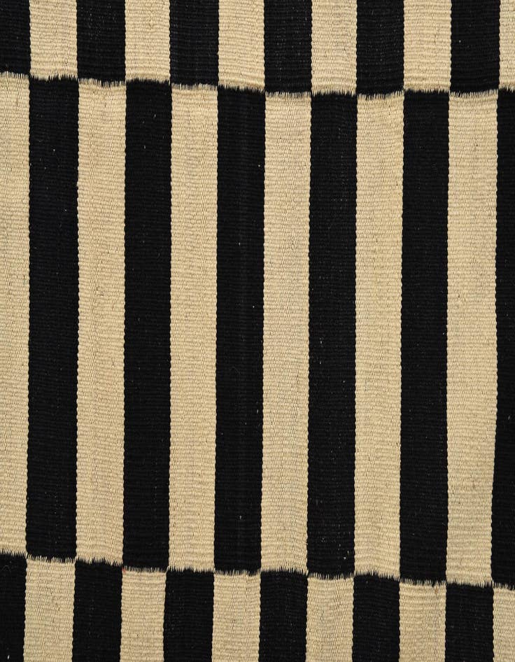 Detail image of  4' 11 x 6' 9  Hand Woven Kilim Modern Wool Rug