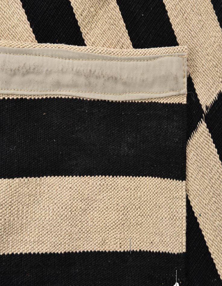 Detail image of  3' 4 x 4' 11  Hand Woven Kilim Modern Wool Rug