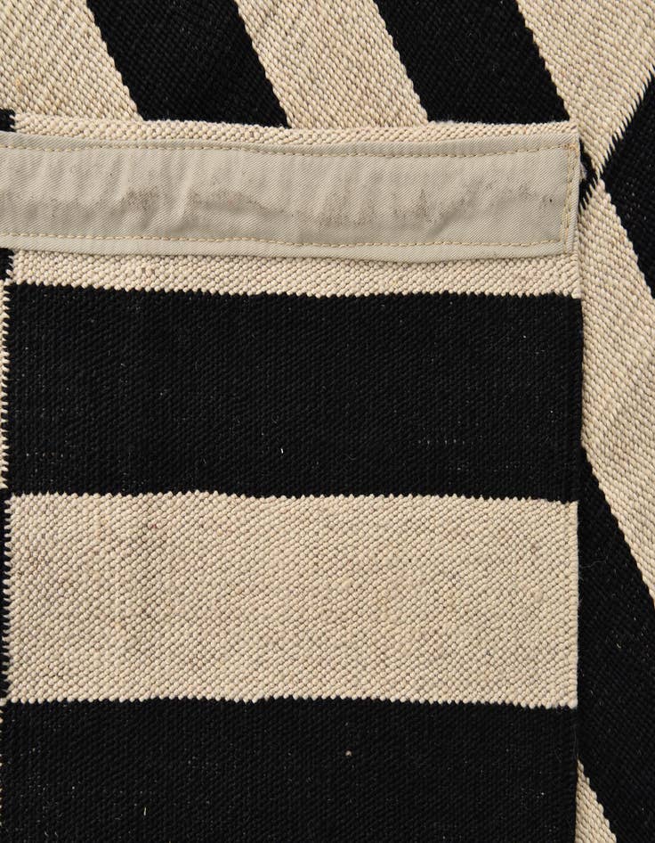 Detail image of  3' 4 x 4' 11  Hand Woven Kilim Modern Wool Rug