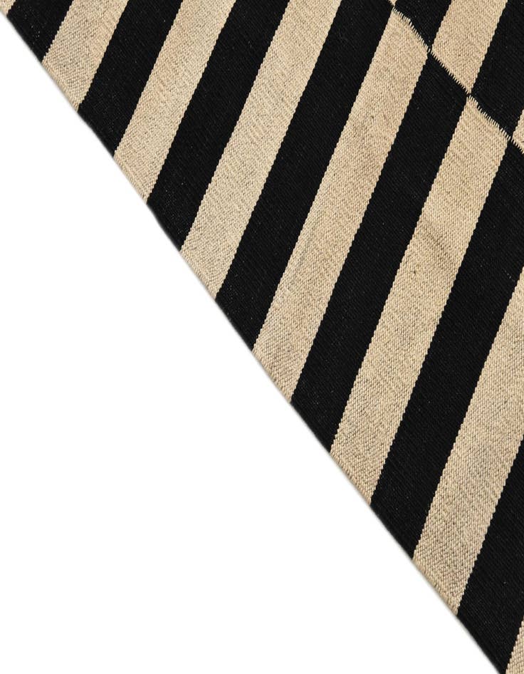 Detail image of  3' 3 x 4' 10  Hand Woven Kilim Modern Wool Rug