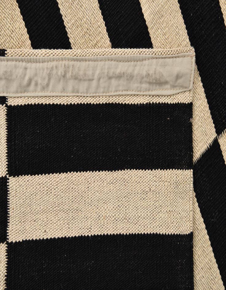 Detail image of  3' 3 x 4' 10  Hand Woven Kilim Modern Wool Rug