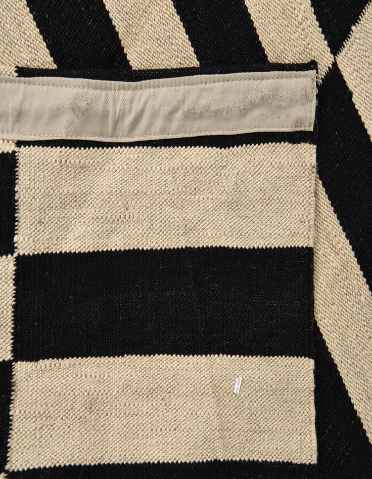 Detail image of  3' 6 x 4' 9  Hand Woven Kilim Modern Wool Rug