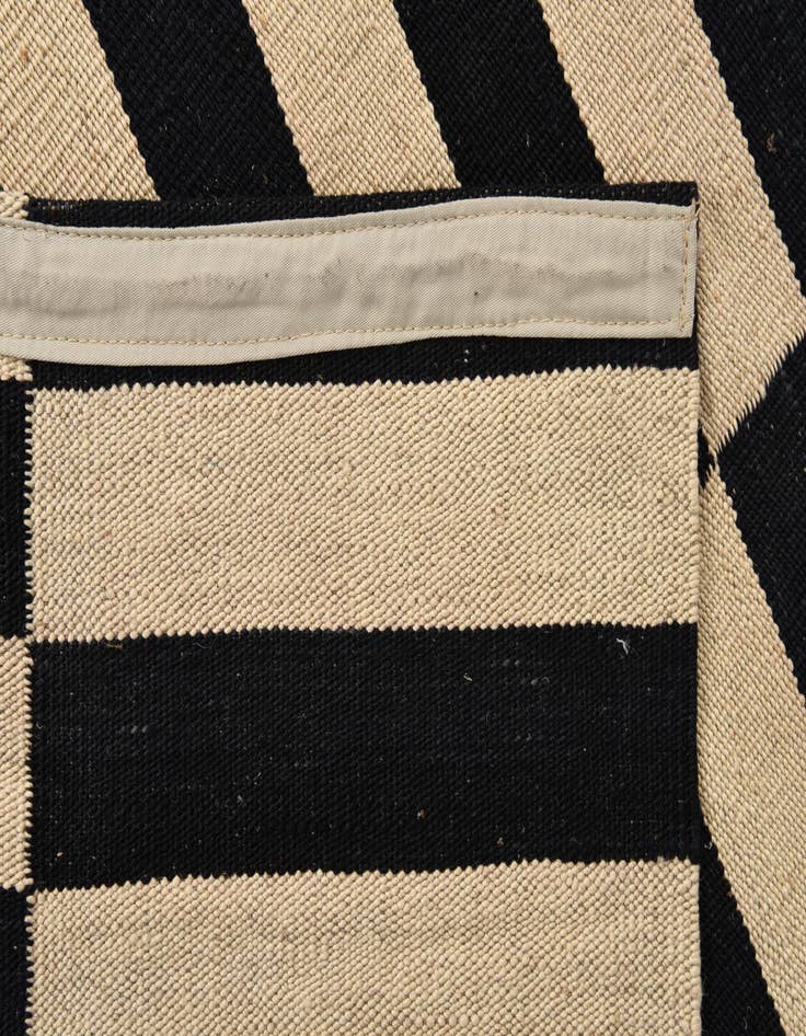 Detail image of  3' 3 x 4' 10  Hand Woven Kilim Modern Wool Rug