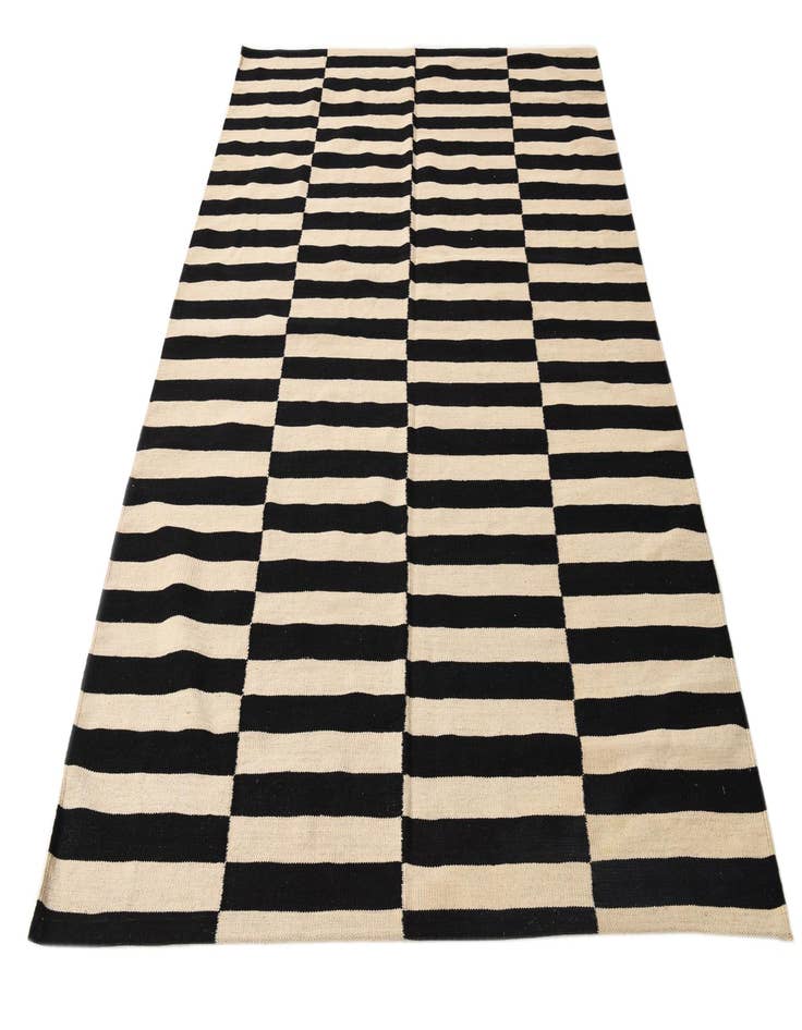 Detail image of  5' 8 x 7' 9  Hand Woven Kilim Modern Wool Rug