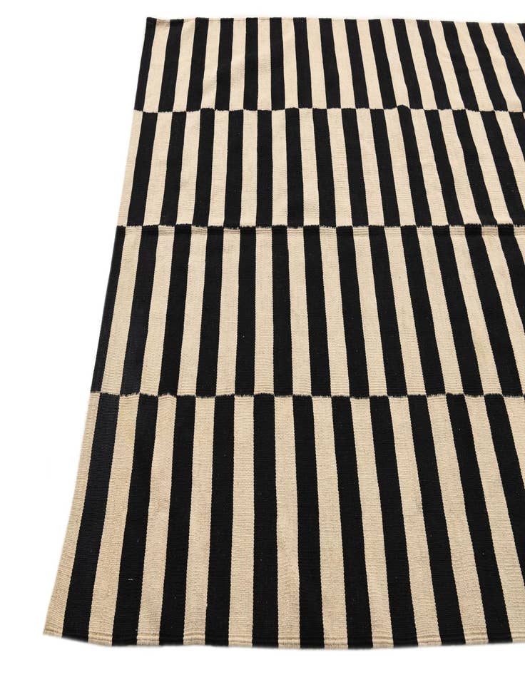 Detail image of  5' 8 x 7' 9  Hand Woven Kilim Modern Wool Rug