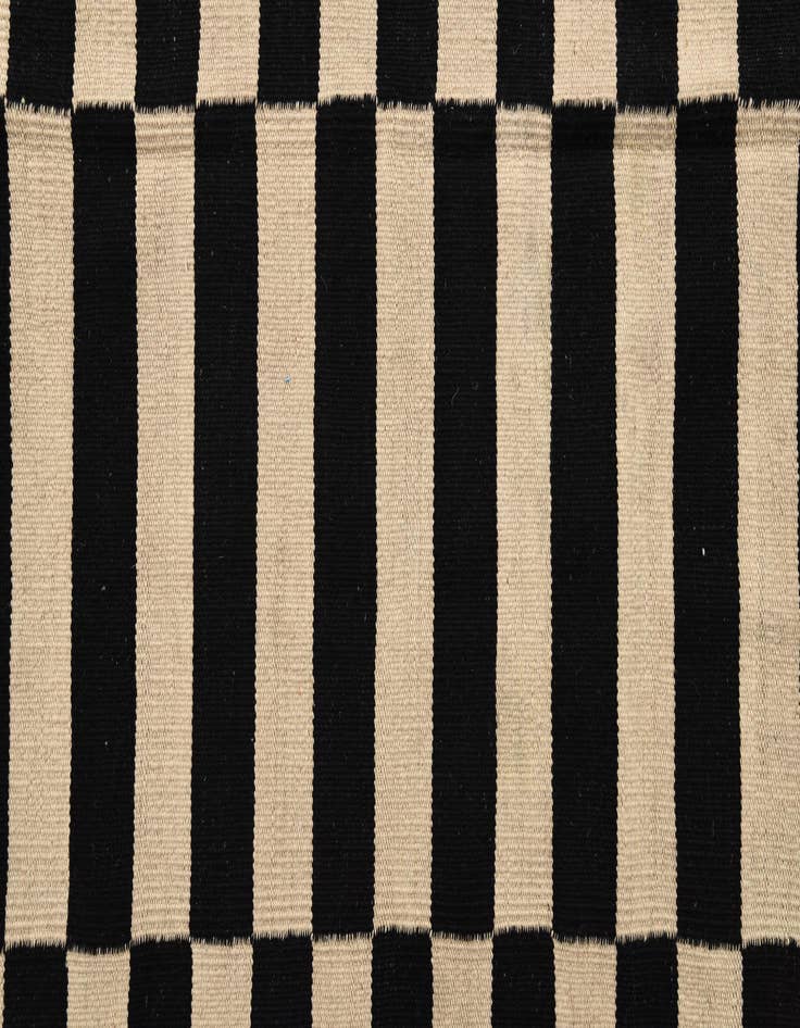 Detail image of  5' 8 x 7' 9  Hand Woven Kilim Modern Wool Rug