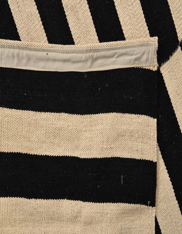 Detail image of  5' 8 x 7' 9  Hand Woven Kilim Modern Wool Rug